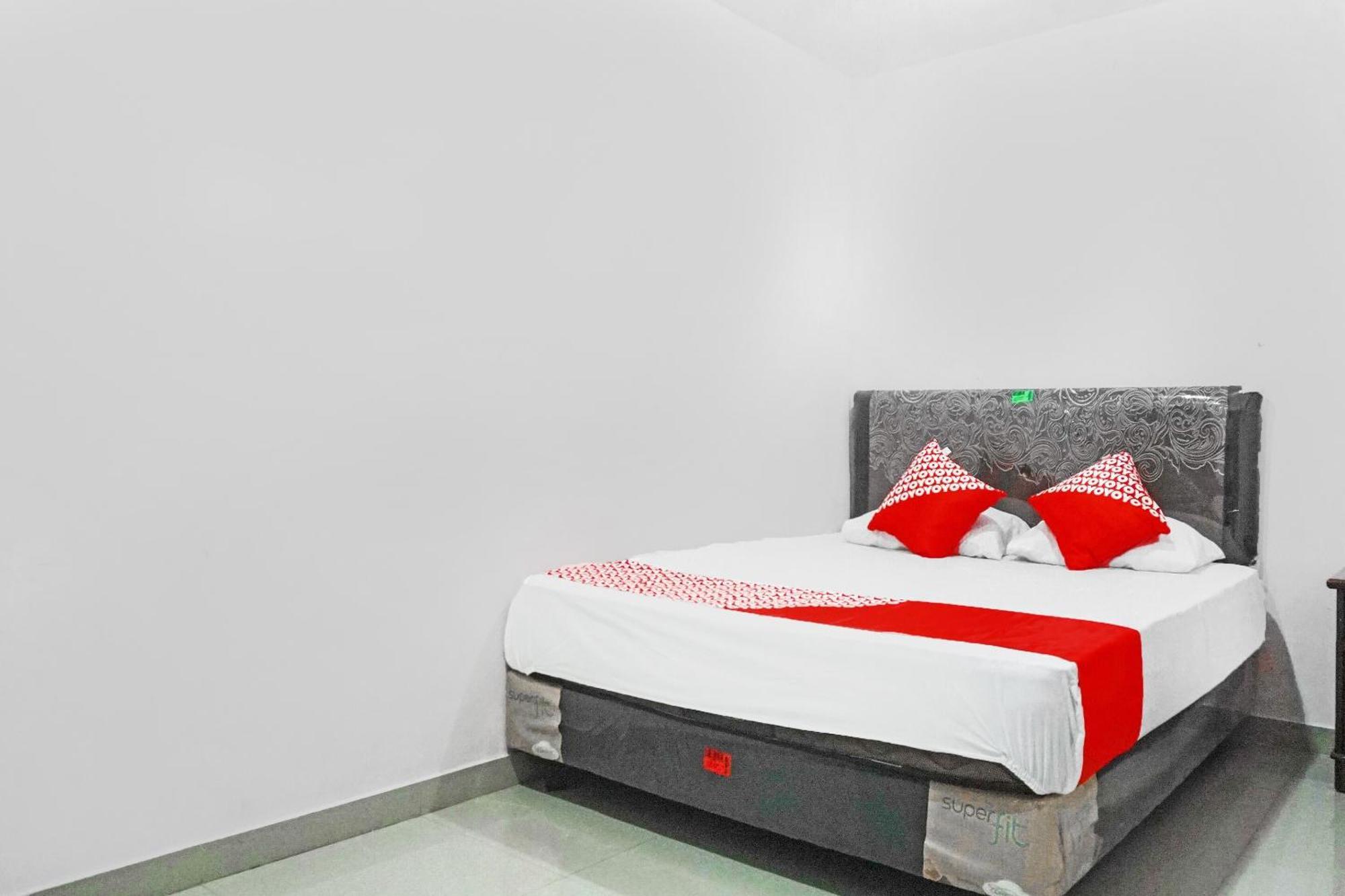 Spot On 92221 Cahaya Hotel 2*